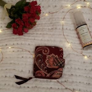 Vera Bradley wallet in Piccadilly Plum